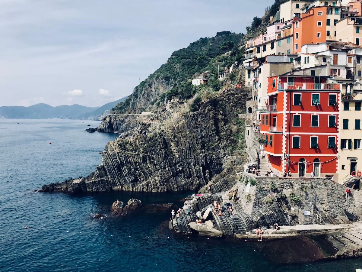 Here Are The Best Apps For Traveling Or Relocating To Italy